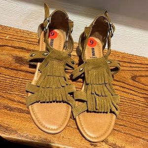 MINNE TONKA Womens sandals size 6